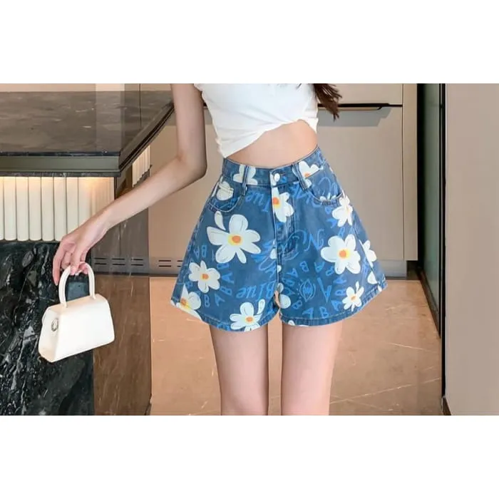 Daisy Print High Waistline Washed Denim Shorts