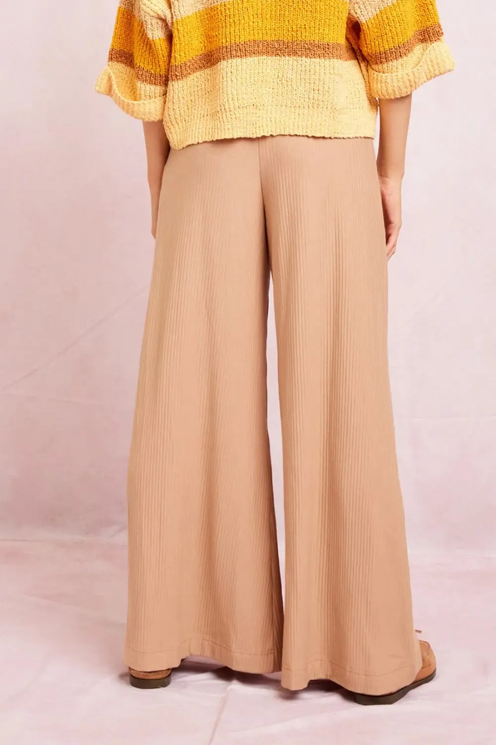 Illa Illa Camie Banded Waist Pant – Chic, Comfortable & Effortlessly Stylish