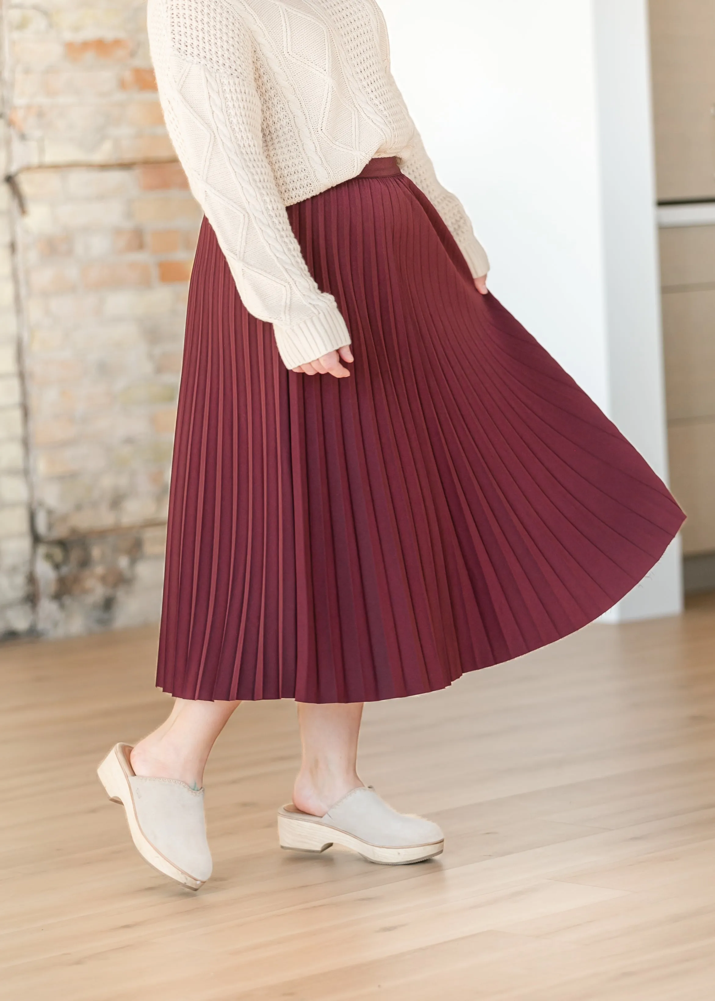Stretchy Pleated Maxi Skirt