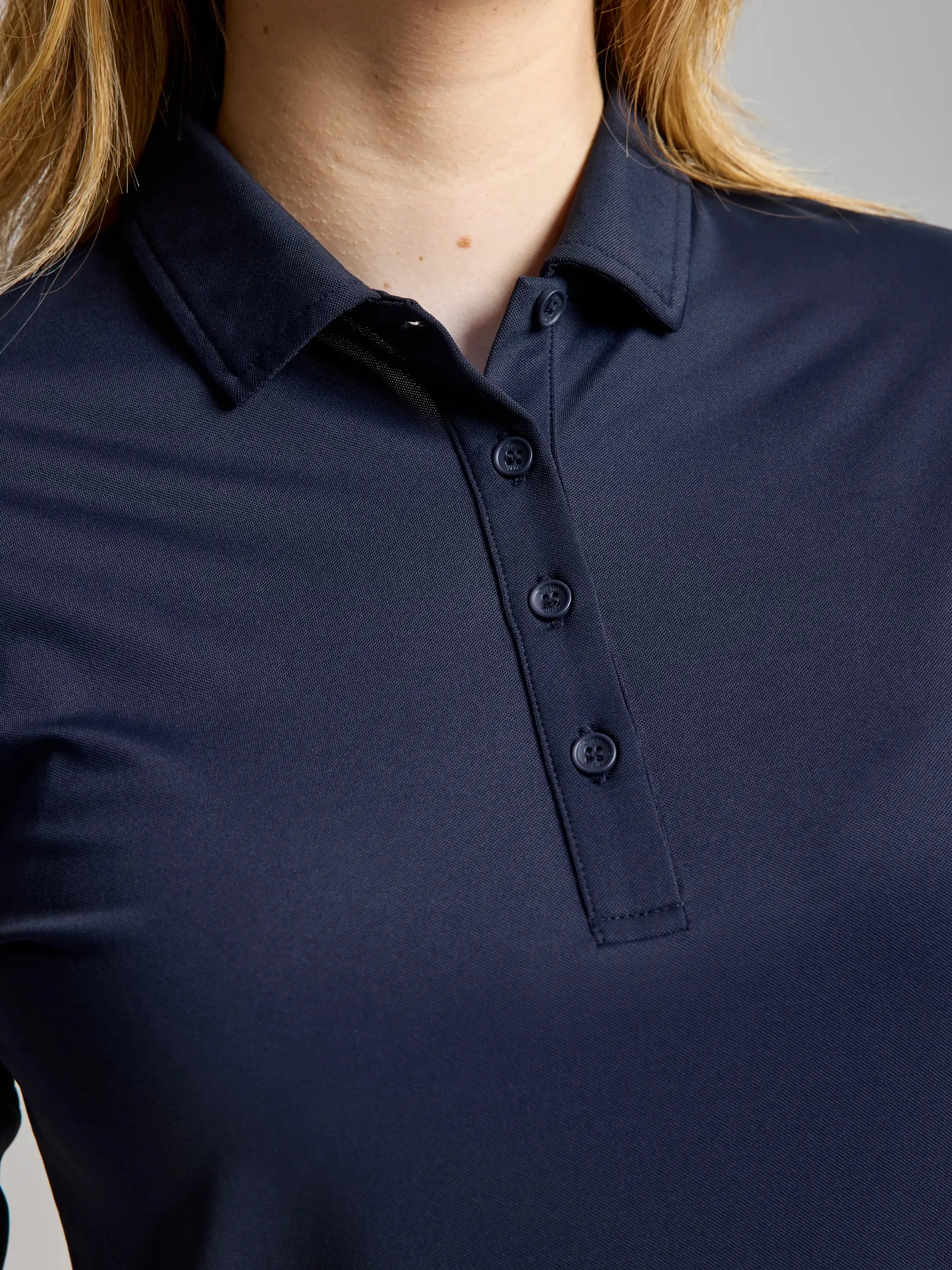 WOMAN TECH PIQUE POLO LONG SLEEVE